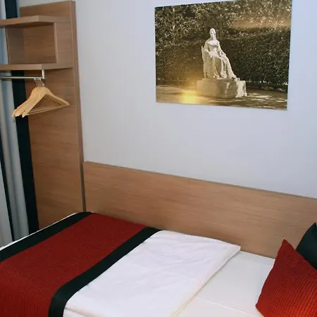Congress Am Stadtpark Hotel 4*